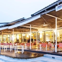 อริญชย์นาราบางเทาบีชรีสอร์ท