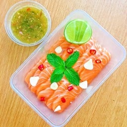 ยำแซลมอน  แซ่บส์!