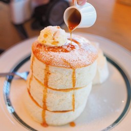 Gram Cafe And Pancake ตึก Sunshine Sakae