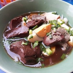 ก๋วยจั๊บหมูรสเด็ด เทพลีลา