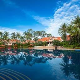 โรงแรมสันติบุรี