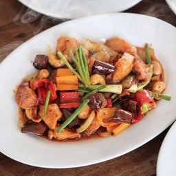 ไก่ผัดเม็ดมะม่วงหิมพานต์