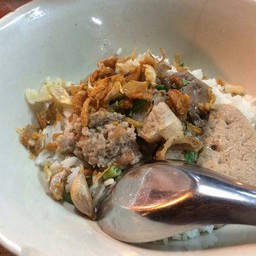 เหลาเหลา ข้าวต้มแห้ง