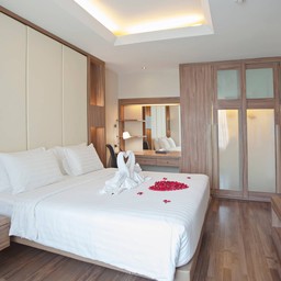 Royal 1 Bedroom Suites 66 Sq.m.