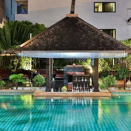 พูลบาร์ เปิดประการอาหารและเครื่องดื่มระหว่างวัน 10.00-19.00