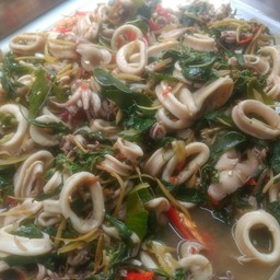 ผัดฉ่าปลาหมึก