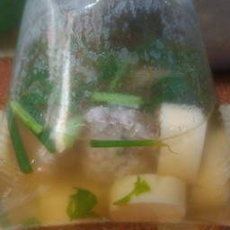 แกงจืดเต้าหู้ไข่หมูสับ