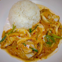 หมึกผัดผงกะหรี่