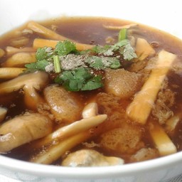 เยื่อไผ่น้ำแดง