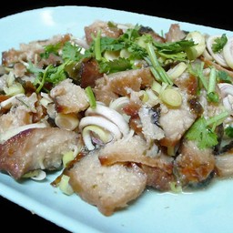 ยำปลาเค็มเจ