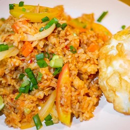 ข้าวผัดพริกเผาทูน่า