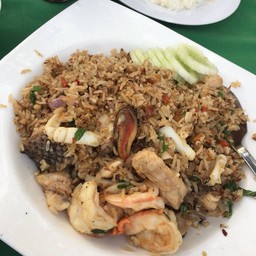 ข้าวผัดขี้เมาทะเล