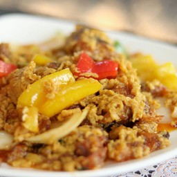 ปูนิ่มผัดผงกะหรี่