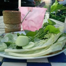 ร้านลาบอุบล 3 (ป้าแดง)