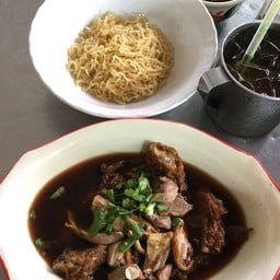 ก๋วยเตี๋ยวเป็ด อินทามระ ตรงข้ามซอยอินทามระ29