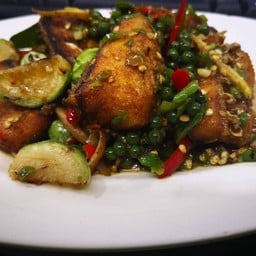 ผัดฉ่าปลากระพง