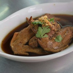 ปีกไก่พะโล้