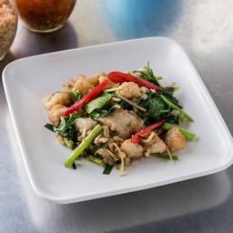 ปลาดอรี่ผัดคึ่นช่าย