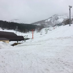 วิวนอกร้าน คือจุดเล่นสกีadvance