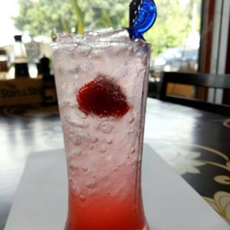 สตอเบอรี่โซดา