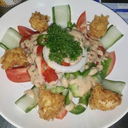 สลัดกุ้งทอด