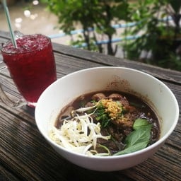 ก๋วยเตี๋ยวเรือมูมมาม