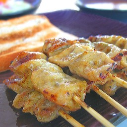 หมูสะเต๊ะ-ขนมปังปิ้ง