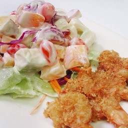 สลัดผลไม้กุ้งทอด