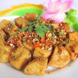 เต้าหู้ทอดผัดพริกเกลือ
