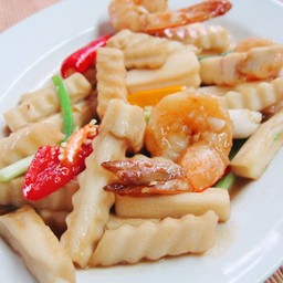 ยอดมะพร้าวผัดน้ำมันหอยกุ้ง
