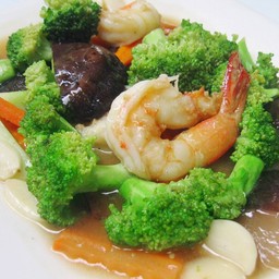 บร็อคเคอรี่ผัดกุ้ง