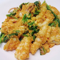 ปลาหมึกผัดไข่เค็ม