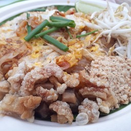 ใส่กากหมู เหมือนผัดไทกำแพงเพชร