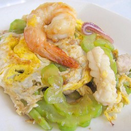 มะระผัดไข่รวมมิตร