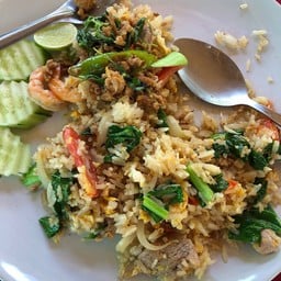 ครัวลี้ อาหารและเครื่องดื่ม