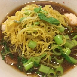 ก๋วยเตี๋ยวเรืออนุสาวรีย์ชัย มหาชัย