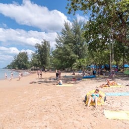 เขาหลักโกลด์เด็นเพลส