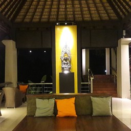 ล๊อบบี้
ตอนเช็คอิน ช่วงบ่าย ร้อนมากๆๆๆๆ