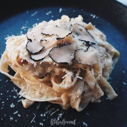 Spaghetti Black Truffle & Mushrooms