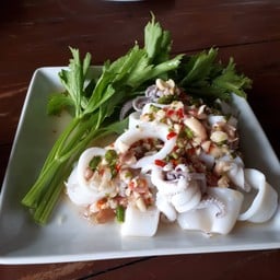 ปลาหมึกนึ่งมะนาวมาแบบรสแซ่บ จัดจ้านถึงใจ