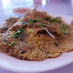 ปัญญ์ปลา​-ธนวรรณ​ ผัดไทยหอยทอด