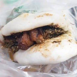 Lan Jia Gua Bao (藍家割包) ตลาดกงก่วน