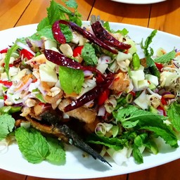 ปลาช่อนทอดยำตะไคร้