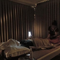 สปาตัวและนวดกุดจุดสะท้อนฝ่าเท้า
