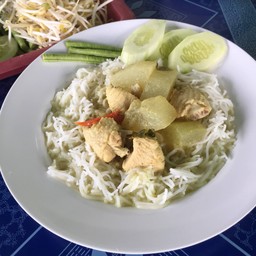 ขนมจีนแม่แดง-พ่อริน