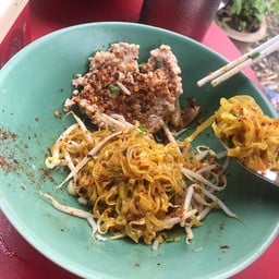 ก๋วยเตี๋ยว(เปี๊ยก)ขายในซอย