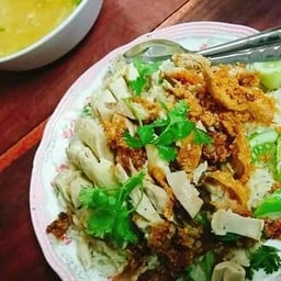 ข้าวมันไก่ เจ๊ตุ๊ก