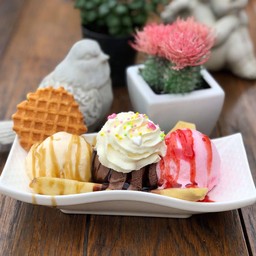 ไอศครีม บานาน่าสปริท อาหย่อย 