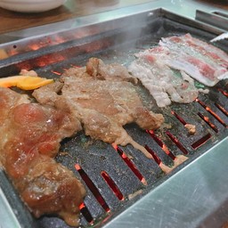 Meat-ing Hongdae