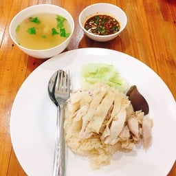 เอกข้าวมันไก่ประตูน้ำ ซอยเพชรบุรี5 ซอยเพชรบุรี5